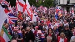 Tens of thousands join rival marches in London